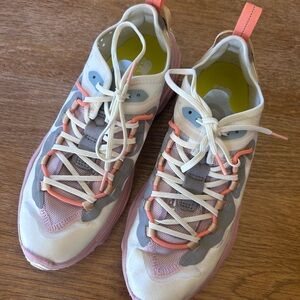 Sorel kinetic breakthru sneakers